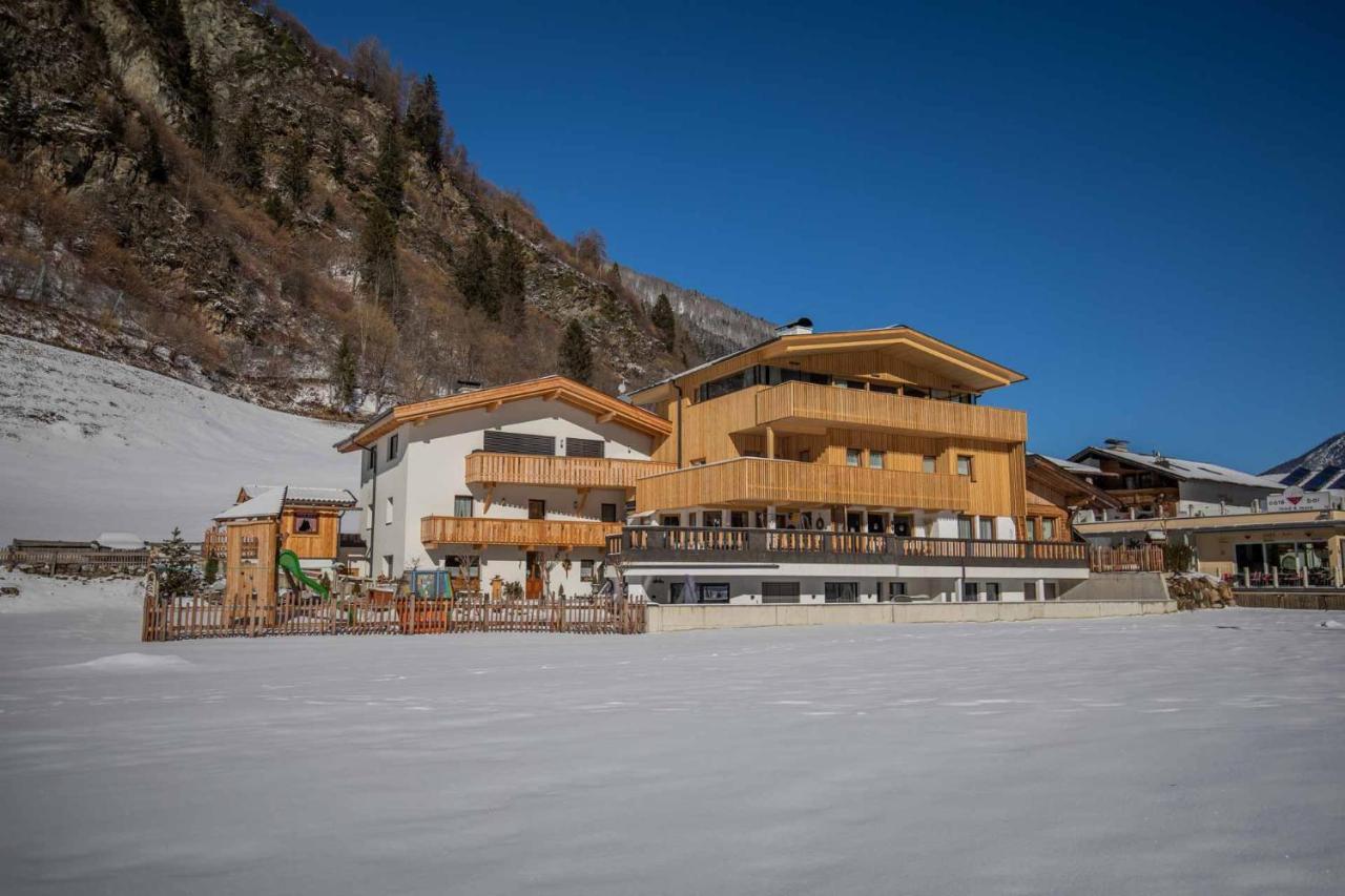 Gastehaus Haus Barbara Apartamento Neustift im Stubaital Exterior foto